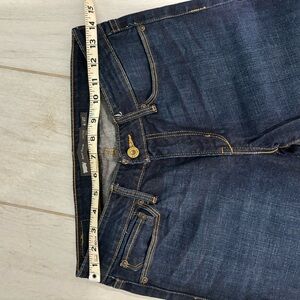 Levi’s Demi Curve Mid Rise Bootcut Jeans. Size 4/27